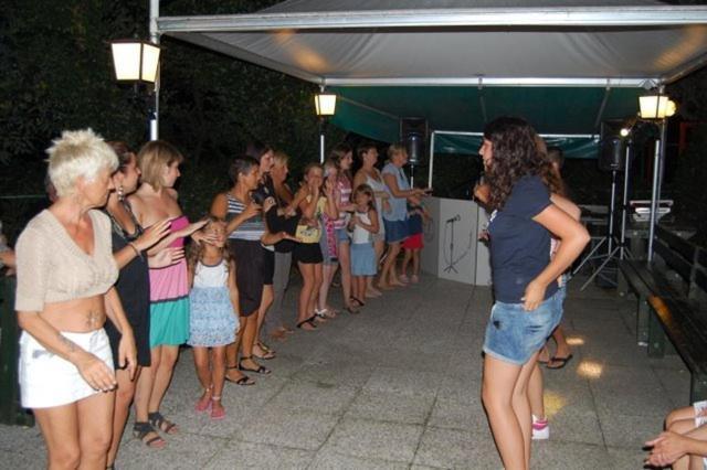 Campeggio Trevisago Iris Park Moniga del Garda Habitación foto